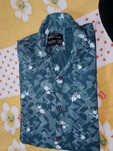 Men&#39;s Wood Like Green Floral Print Shirt