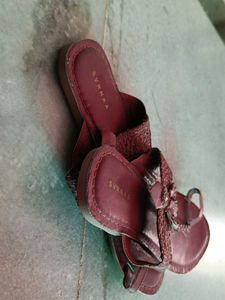Svrnaa Women&#39;s Toe Ring  Flat Sandals