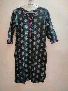 Avaasa Black Kurti