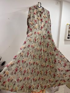 Floral Printed Gown - Size L