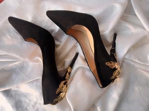 Embellished High Heels Satin Court Heel in Black