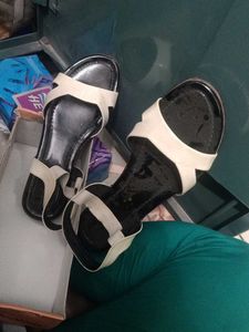 Flats & Sandals