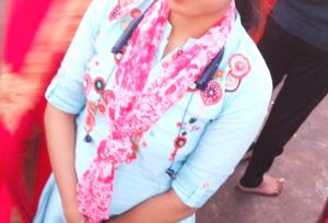 Beautiful Gown With More Gher Or Jeans