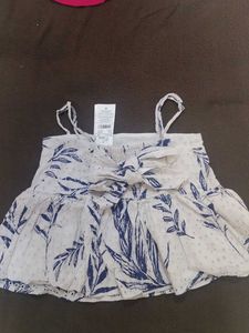 Leaf Print Sleeveless Top