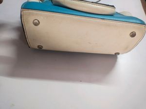 White And Blue Havey clutch