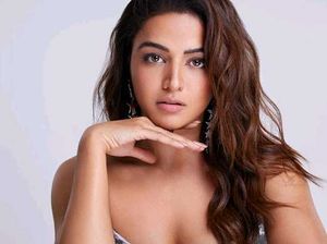 Sparkling  Bodycon Dress Worn By Wamiqa Gabbi