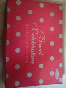 2 plate and 4 bowal gift set new