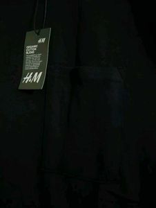 H&amp;M Black T Shirt🖤🧿 new🤌🏻✨