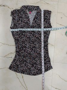 S Size SlimFit Top For Girls Sleeveless