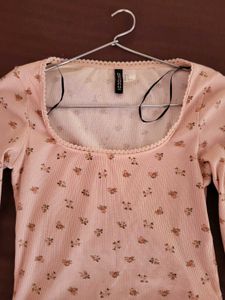 H&amp;M Picot Trimmed Floral Long Sleeve Top