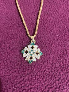 Elegant Clover Necklace