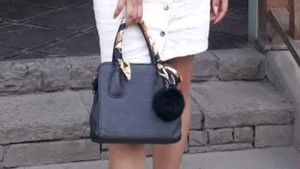 Stylish Handbag without pompom