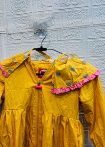 🇫🇷 Disney Imported Kids Raincoat