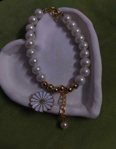 TIARAA White Daisy Pearl Drop Bracelet