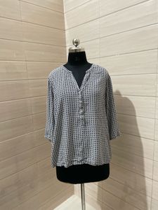 Patterned V-Neck Blouse