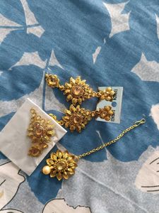 Combo Offer Earring And Maang Tikka
