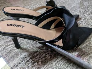 Black Pencil Heels 👠