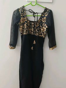 Elegant Black &amp; Gold Kurta