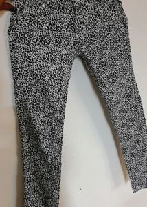 Black White Combination Jeans 👖 (Women&#39;s)
