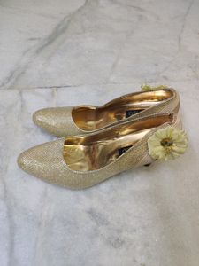 🆕Fancy Golden Glitter Pumps