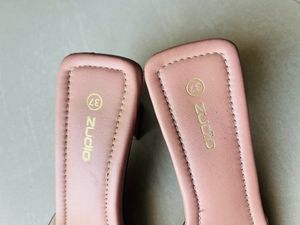 Medium Length Heel