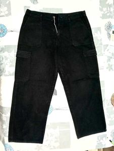Black Cropped Cargo Pants