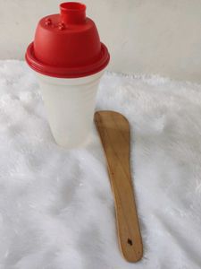SHAKER BOTTLE & WOODEN SPATULA