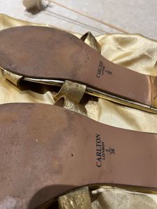 Carlton London Gold Flats