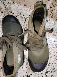 MILITARY GREEN CHELSEA BOOTS