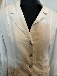 Dickies Women’s White Medical Lab Coat.