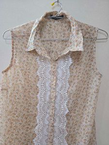 Lace Collared top