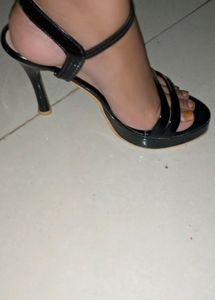 Black Heels 350rs