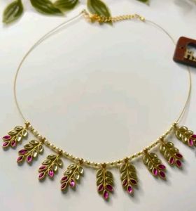 Leaf Pendant Necklace