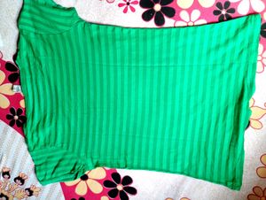 Striped Green Top looking to good 💯🤩