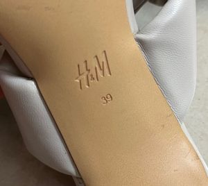 H&amp;M Beige Heeled Mules size 39