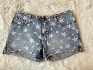 Star Shorts
