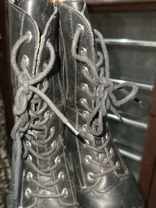 Black Boots