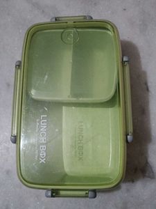 Green Lunch Box