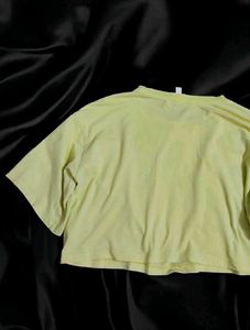 🇹🇷 [Made In Turkey] H&amp;M Boxy Fitted Crop Top