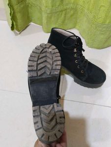Trendy Black Boots