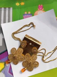 Golden Flower Necklace Set