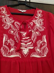CUTE EMBROIDERY TOP🥀🍂