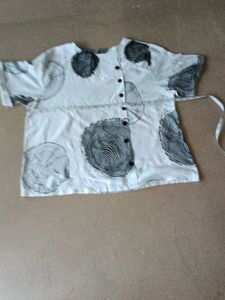 White Breezy top But one Sleeves Has flaws