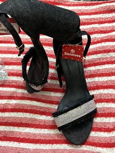 Stelatoes Black Heels with Rhinestones