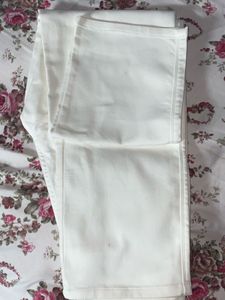 women’s white jeans