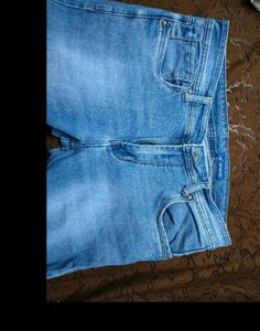 Blue Jeans Ke Sath White Shirt Free