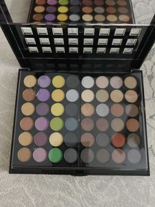 78 Colours Eyeshadow Palette