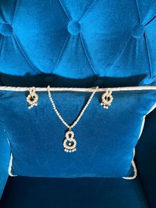 Pearl Necklace & Earring Set