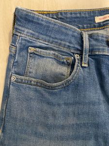 Levis Women Skinny Jeans