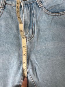 Light Wash Frayed Hem Jeans